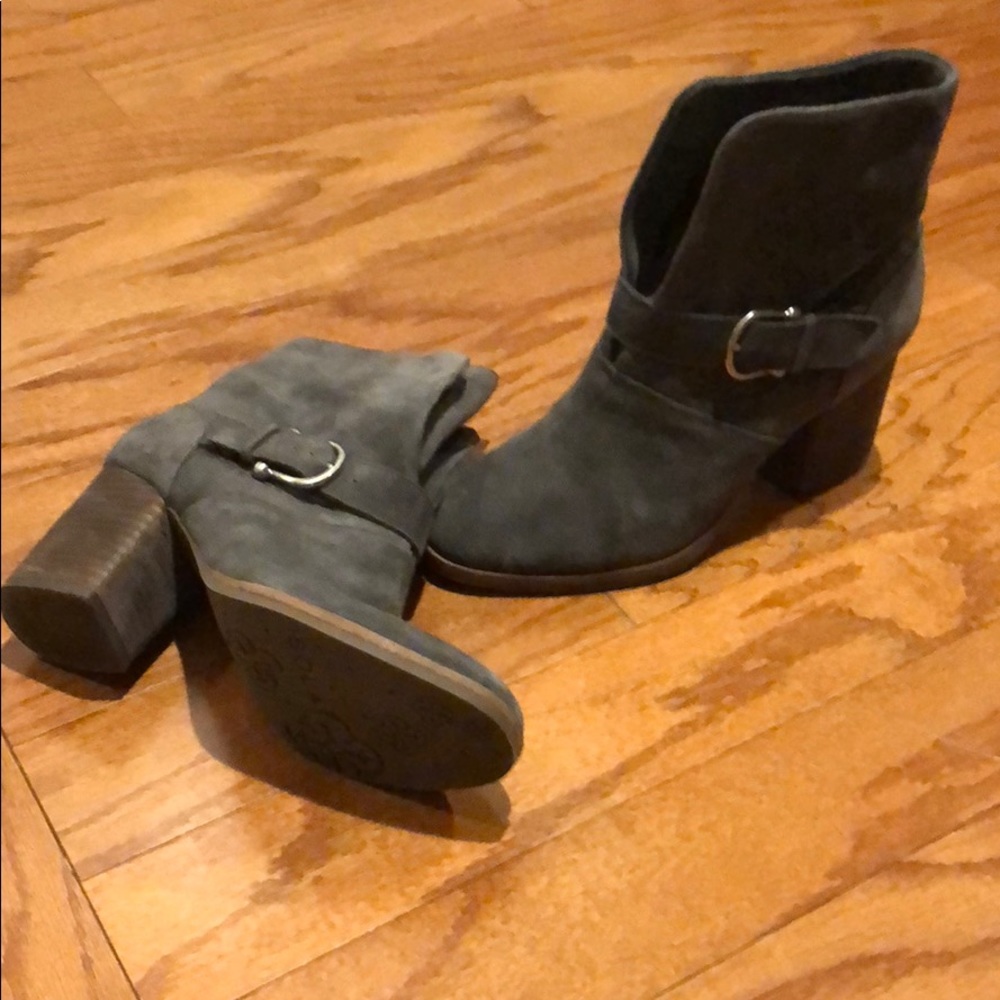 Isola gray suede boots